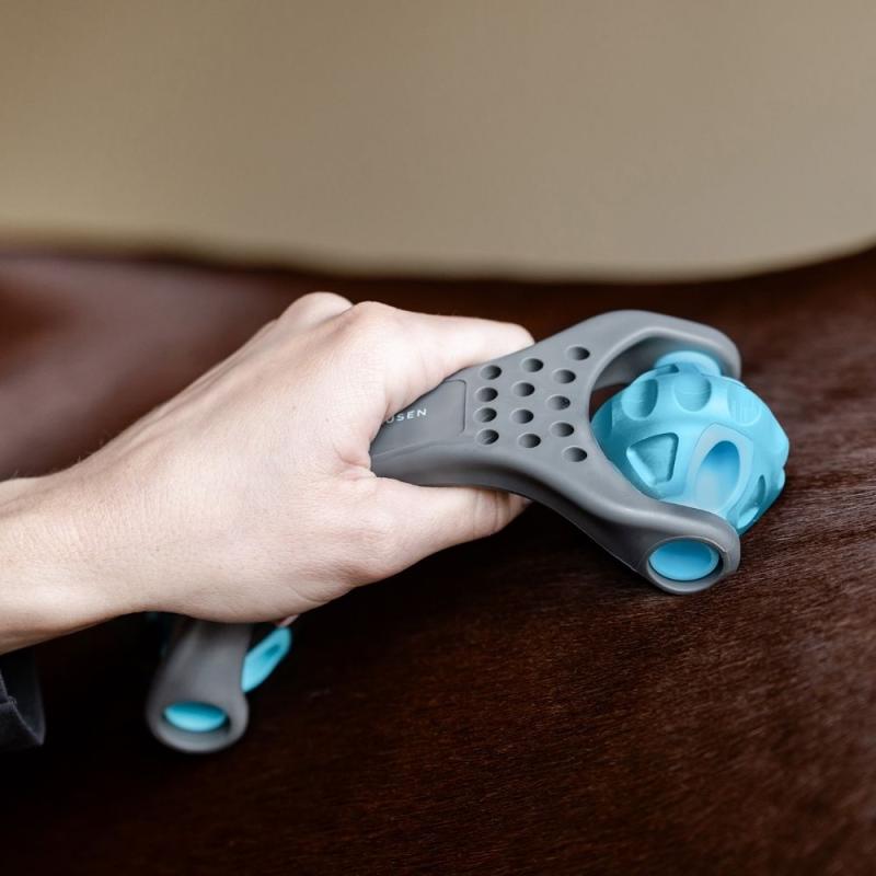 Waldhausen Health and Care Relax Roller bei der Anwendung am Pferderücken
