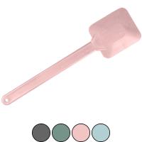 mashloeffel zum pferdefutter anrueren in einer mueslischale